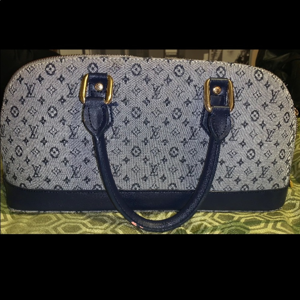 Louis Vuitton Small Cute Bag
